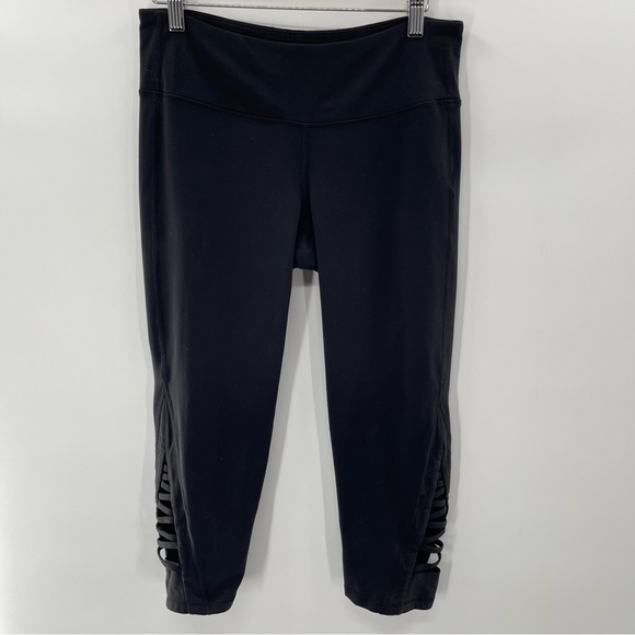 Athleta Black Chaturanga Criss Cross Capri Size Medium - Picture 2 of 8